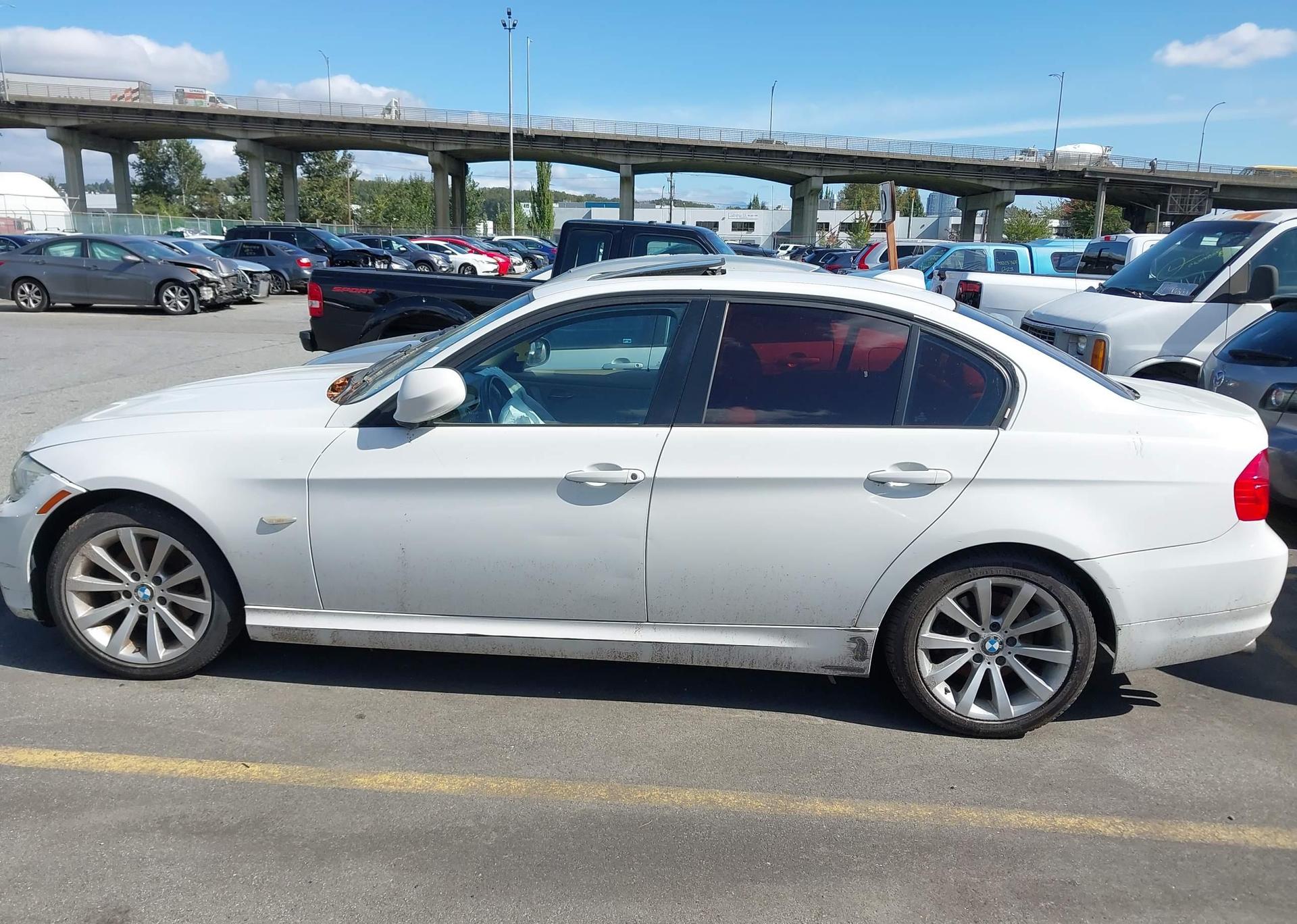 2011 BMW 323 I