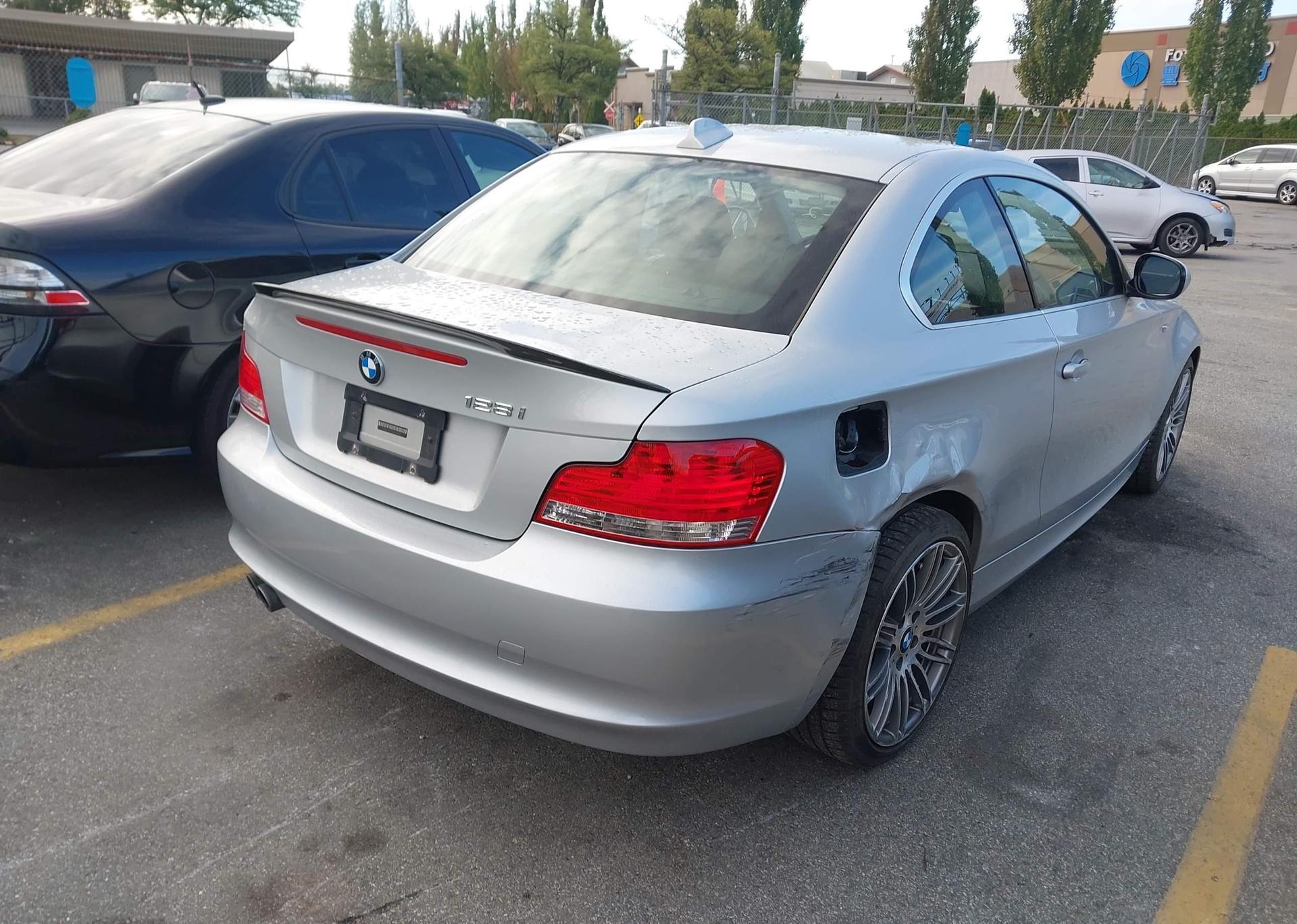 2010 BMW 128I