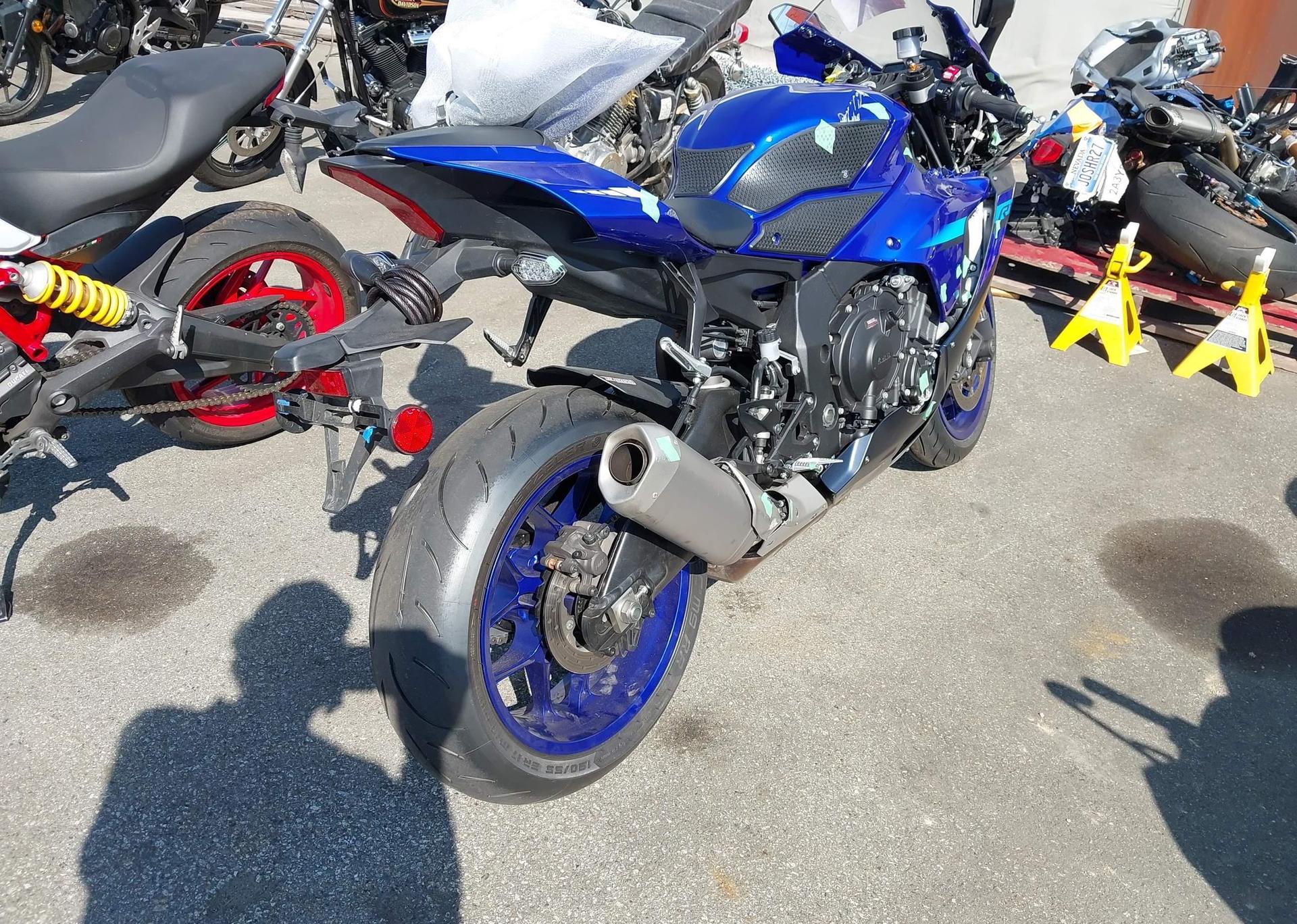 2024 YAMAHA YZFR1
