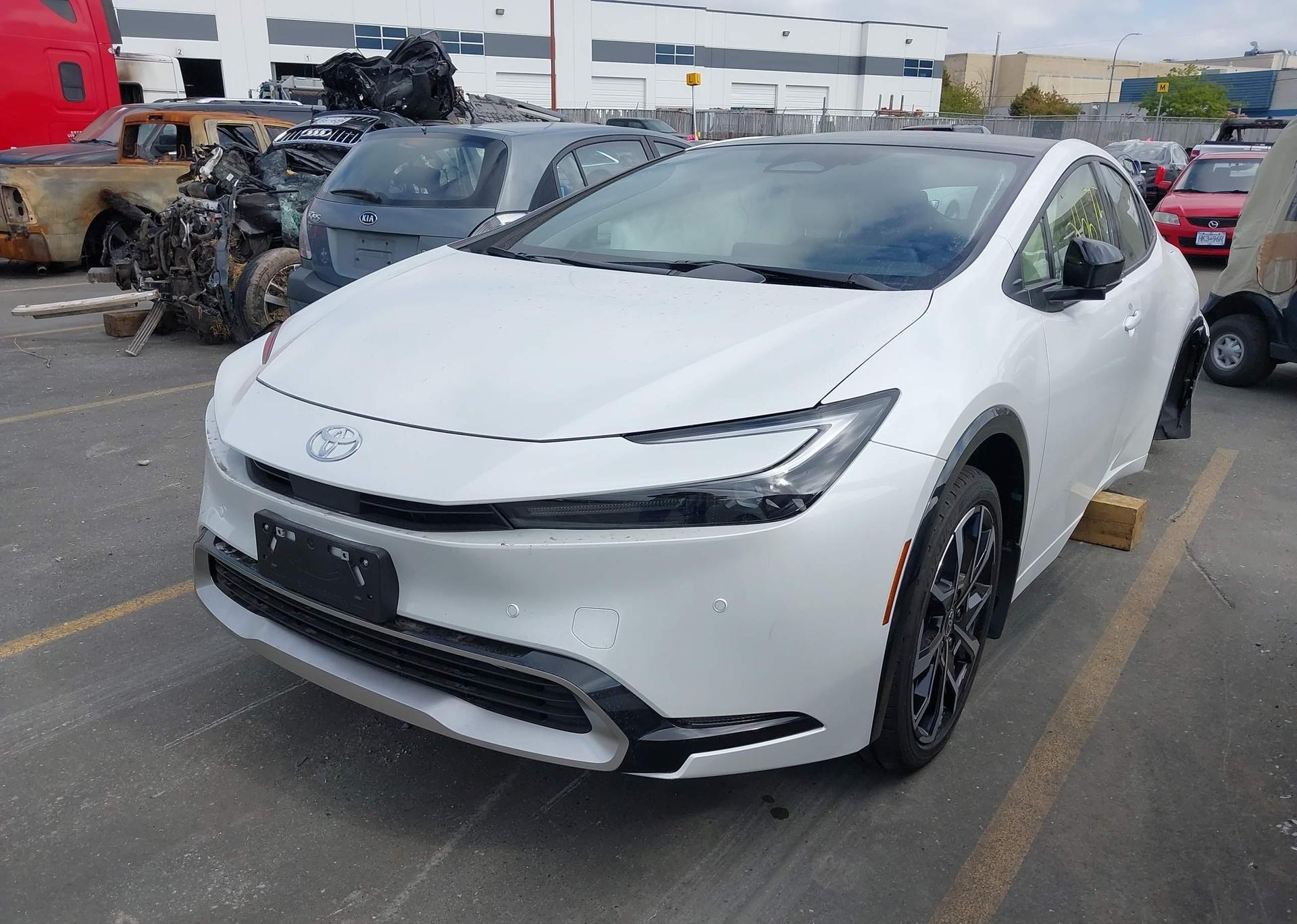 2025 TOYOTA PRIUS