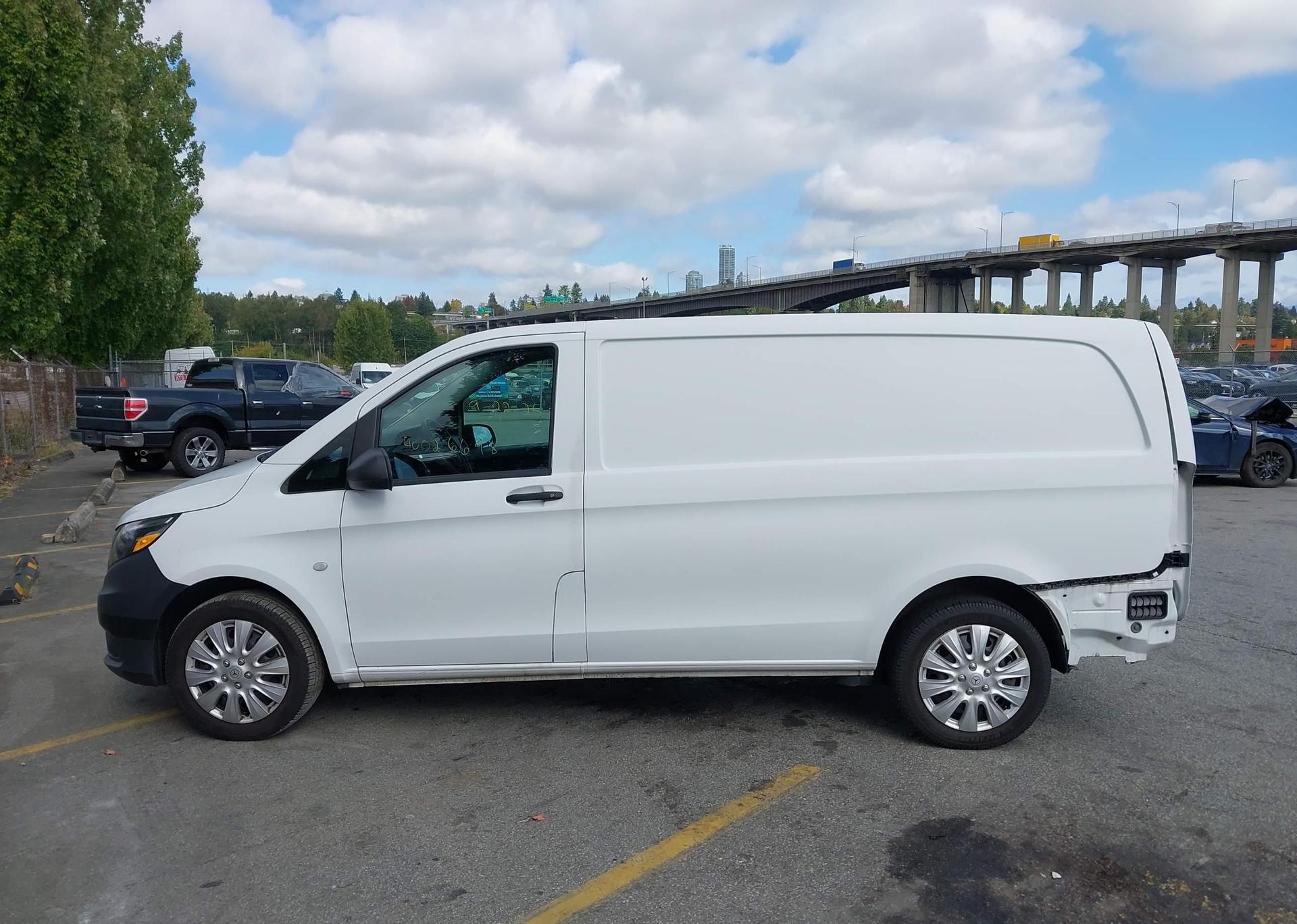 2018 MERCEDES-BENZ METRIS