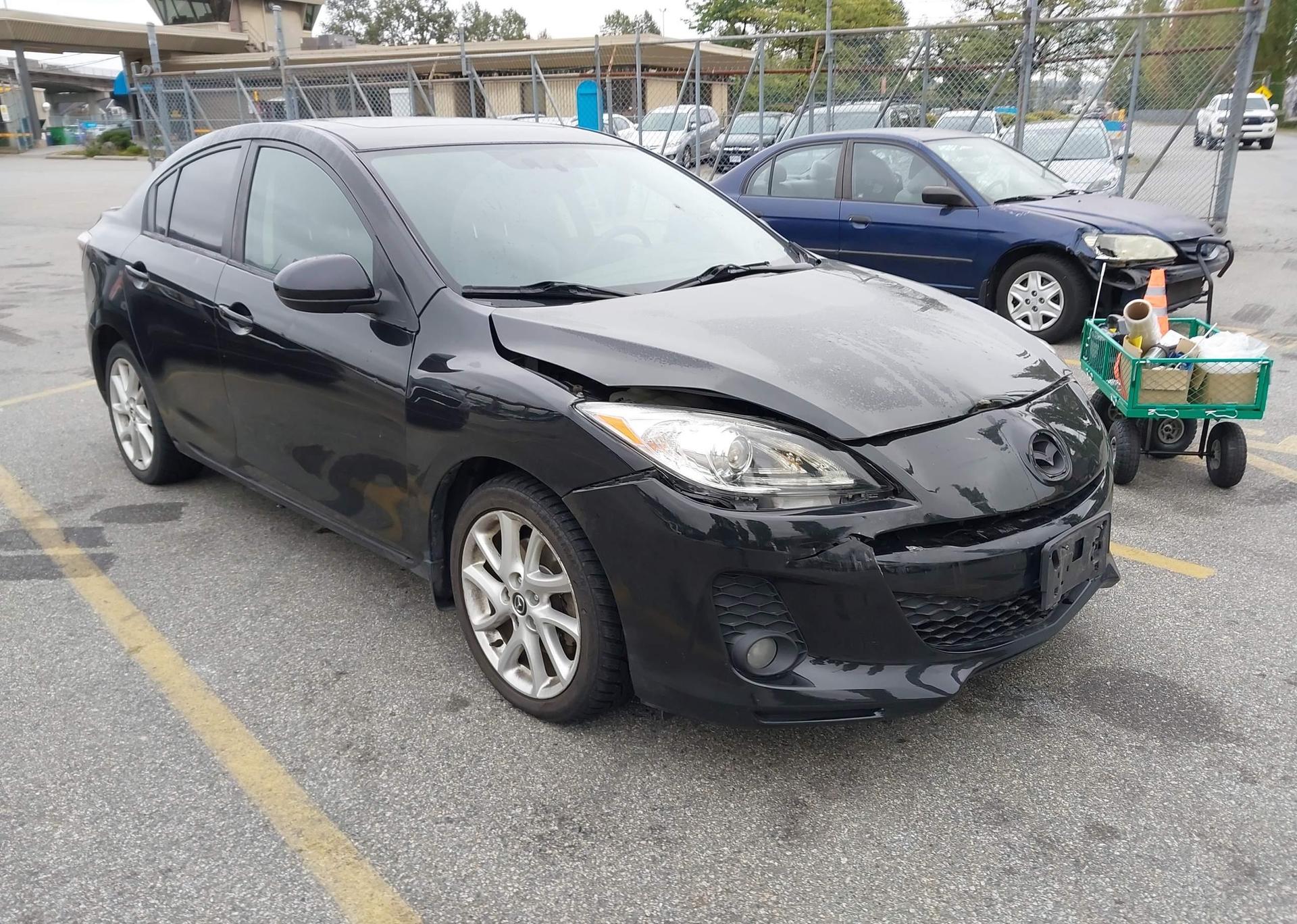 2013 MAZDA 3 S