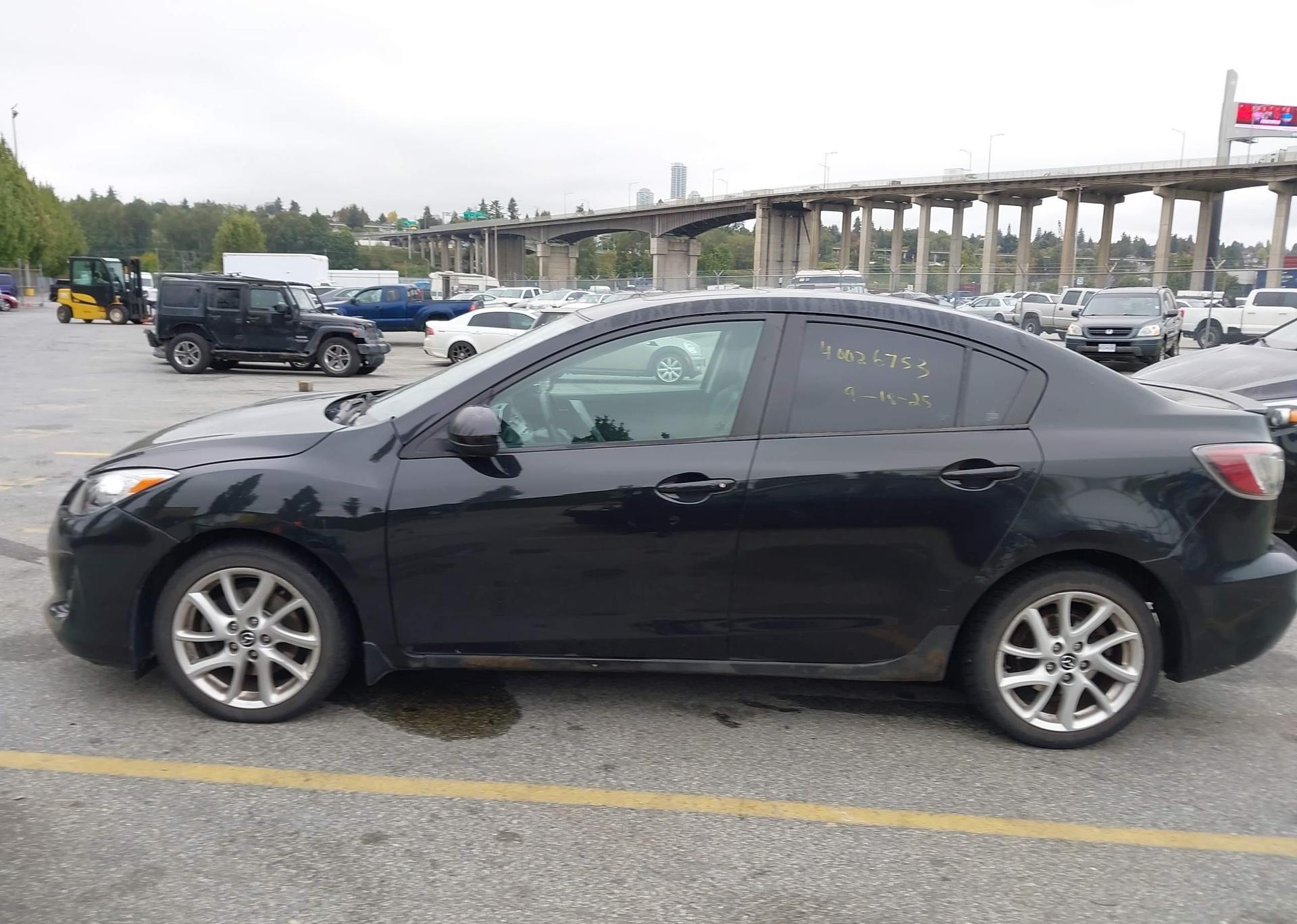 2013 MAZDA 3 S