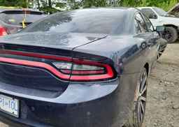 2017 DODGE CHARGER SXT