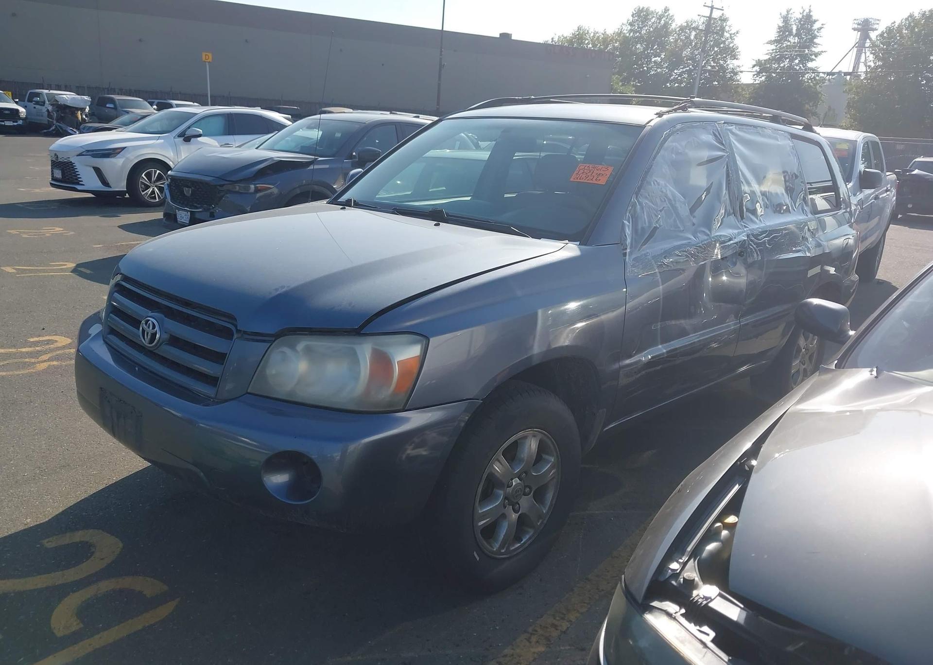2004 TOYOTA HIGHLANDER LIMITED