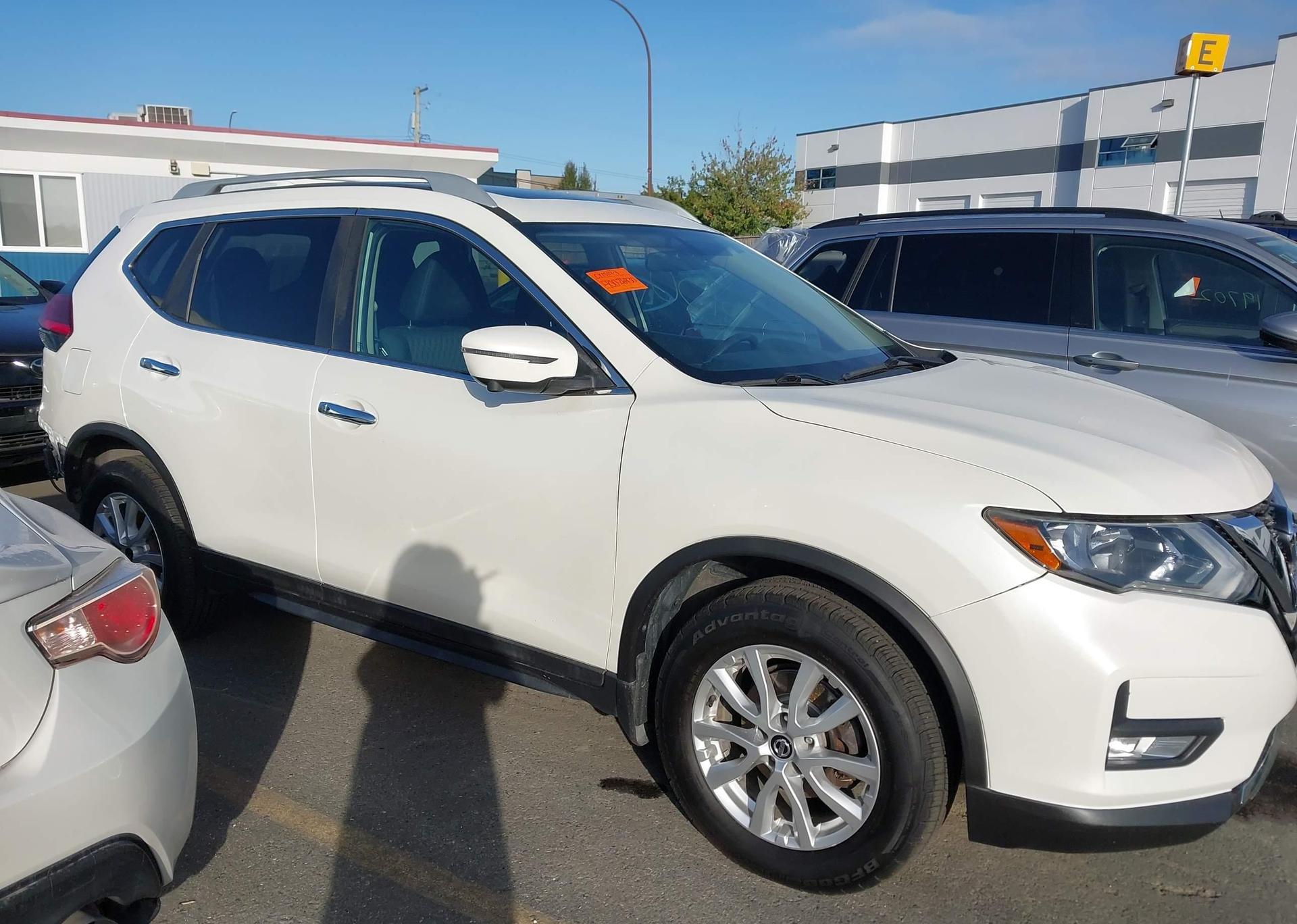 2017 NISSAN ROGUE