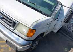 2006 FORD ECONOLINE E450 SUPER DUTY CUTWY VAN