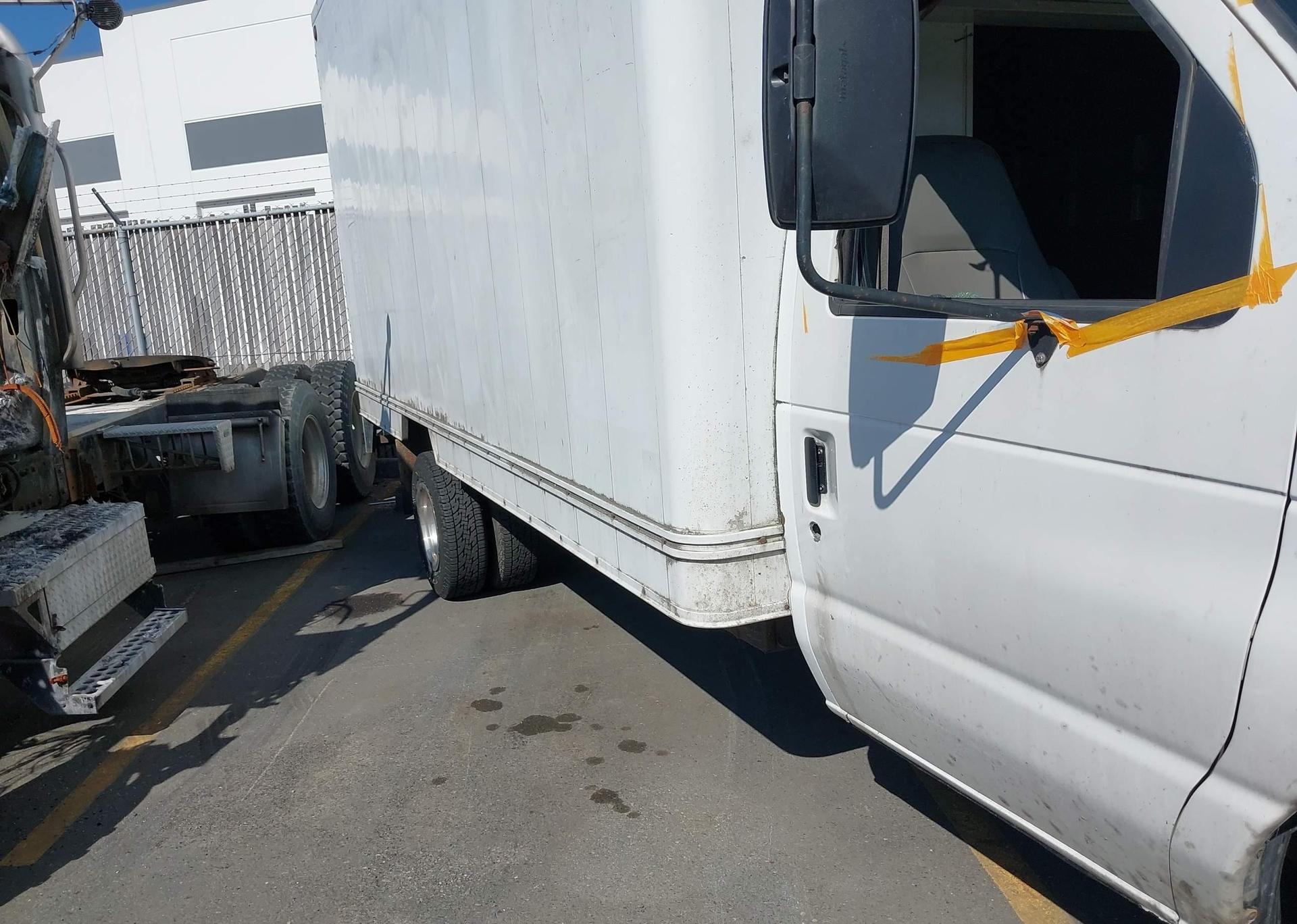 2006 FORD ECONOLINE E450 SUPER DUTY CUTWY VAN