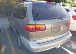 1999 TOYOTA SIENNA LE