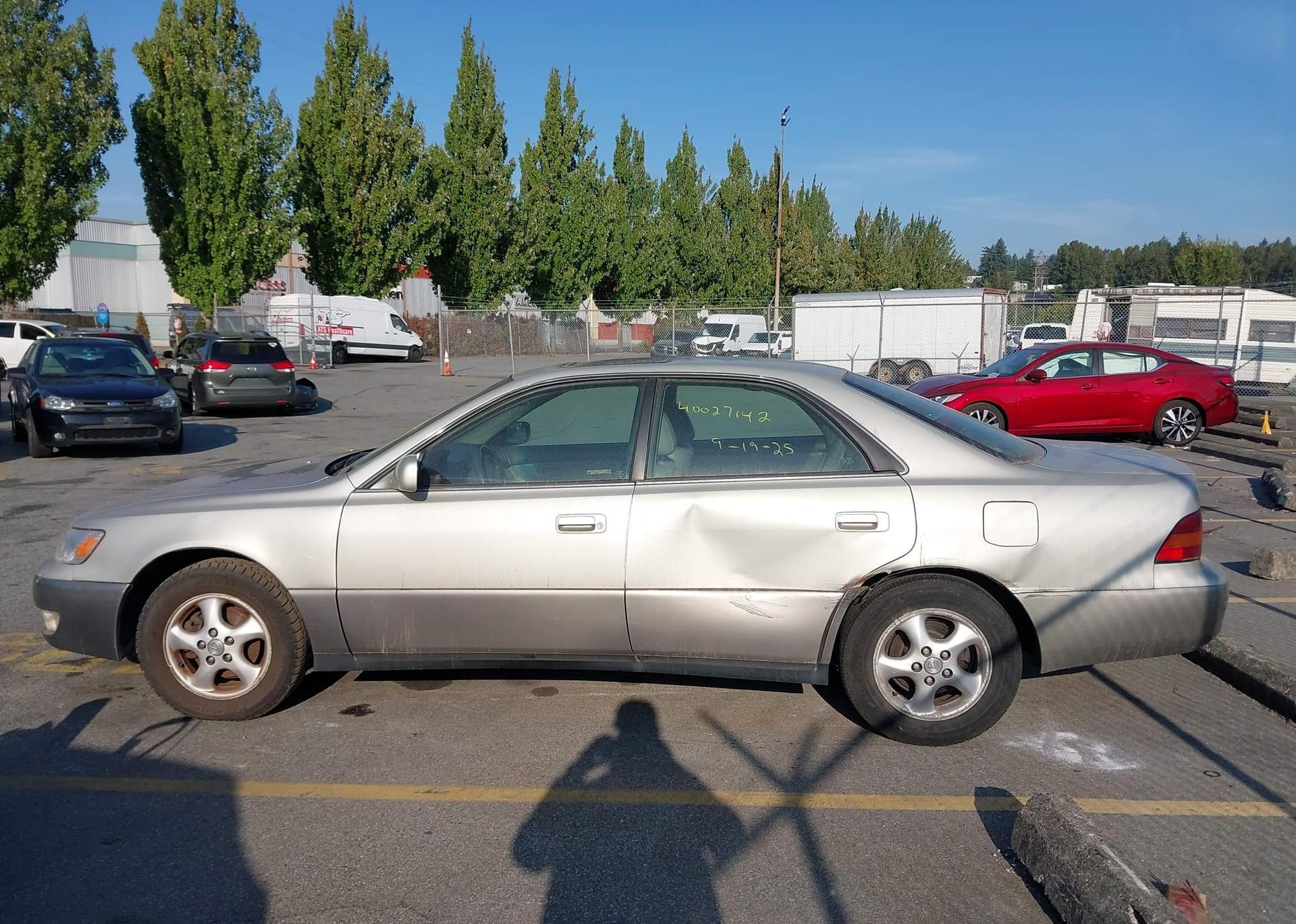 1998 LEXUS ES 300