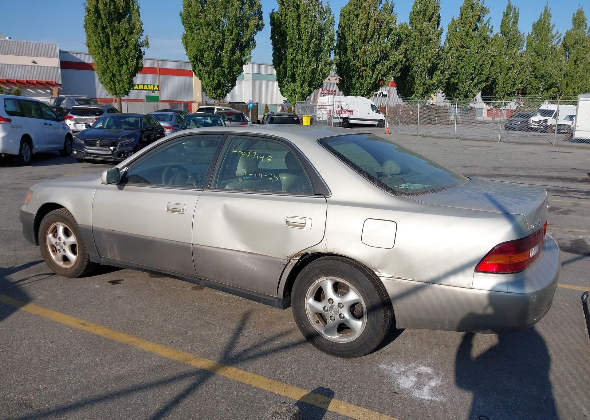 1998 LEXUS ES 300