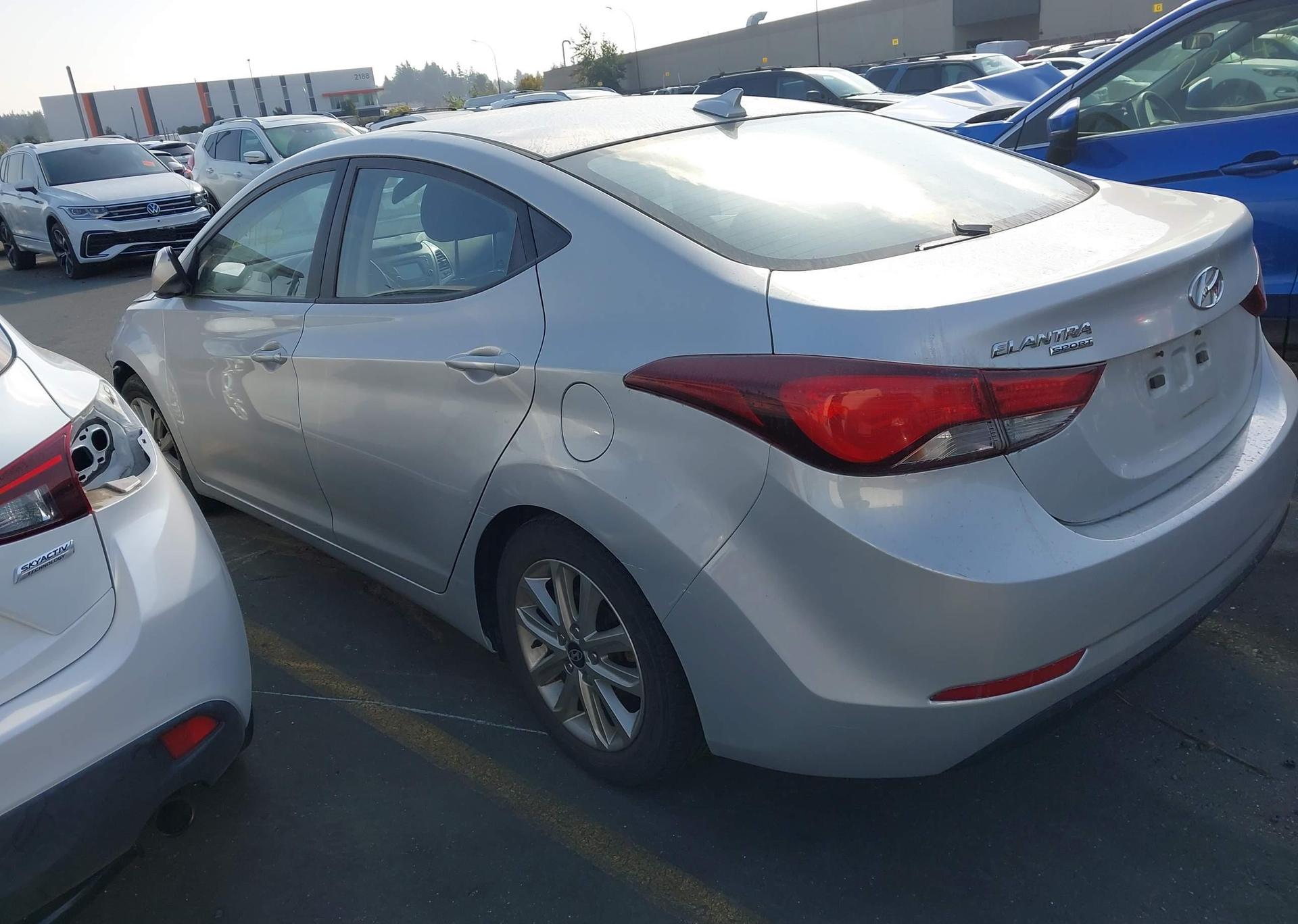 2016 HYUNDAI ELANTRA SE