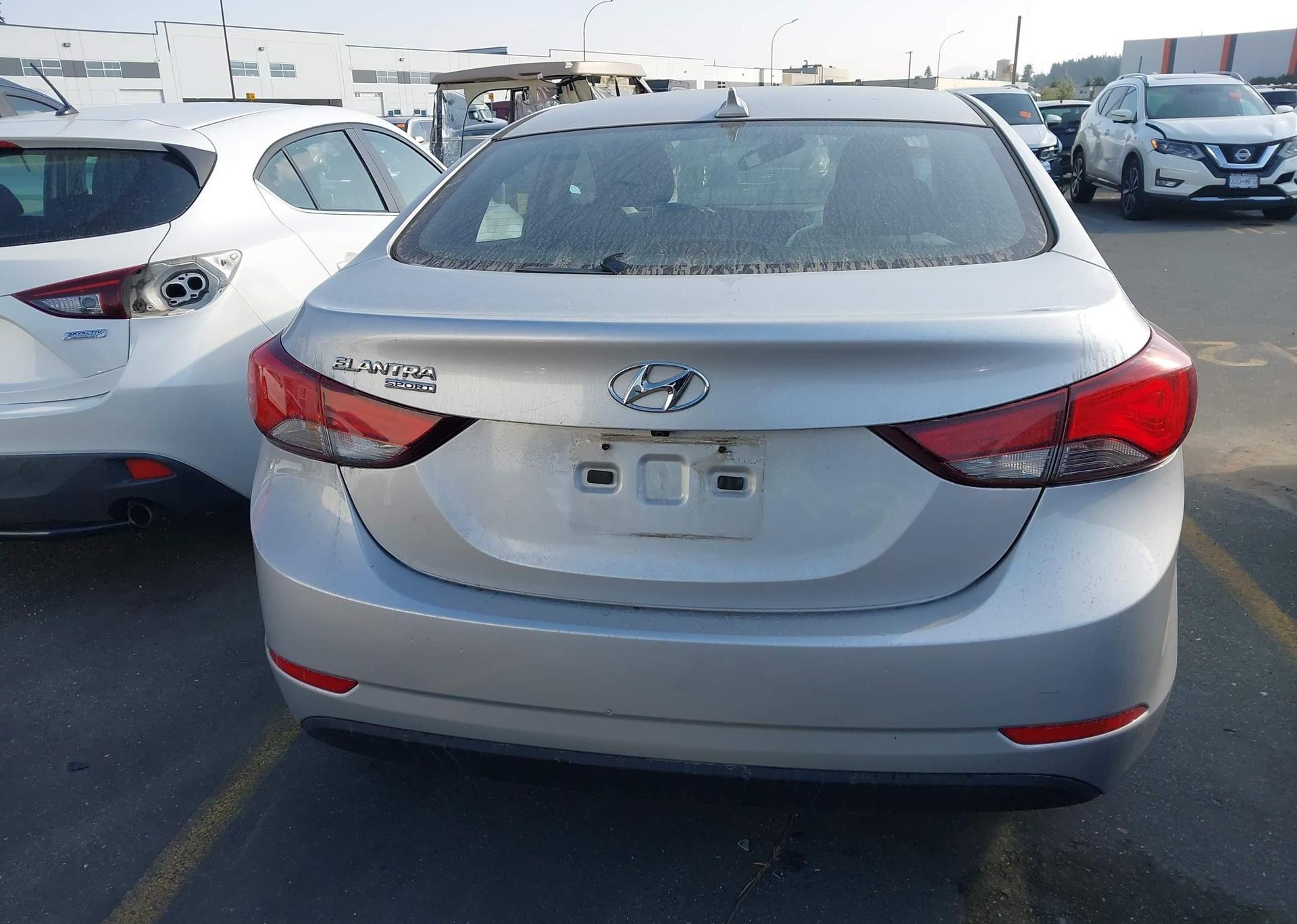 2016 HYUNDAI ELANTRA SE