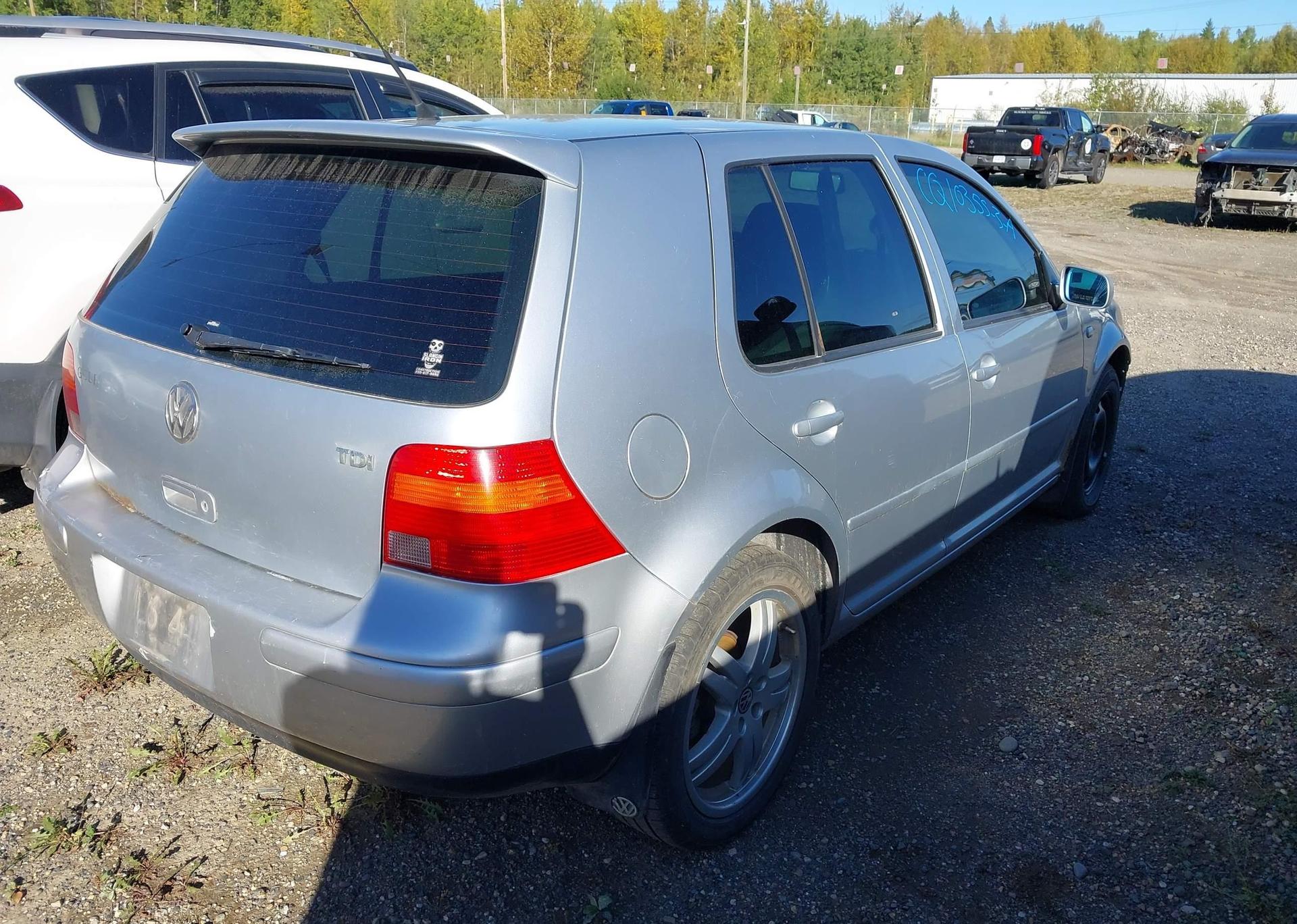 2001 VOLKSWAGEN GOLF