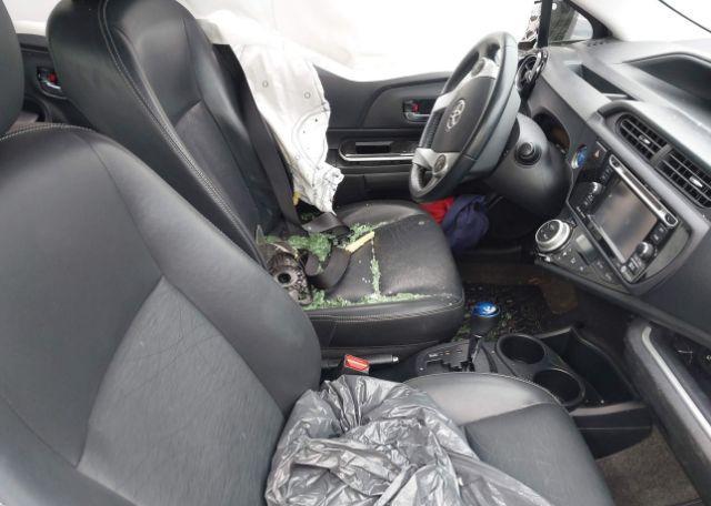2016 TOYOTA Prius c