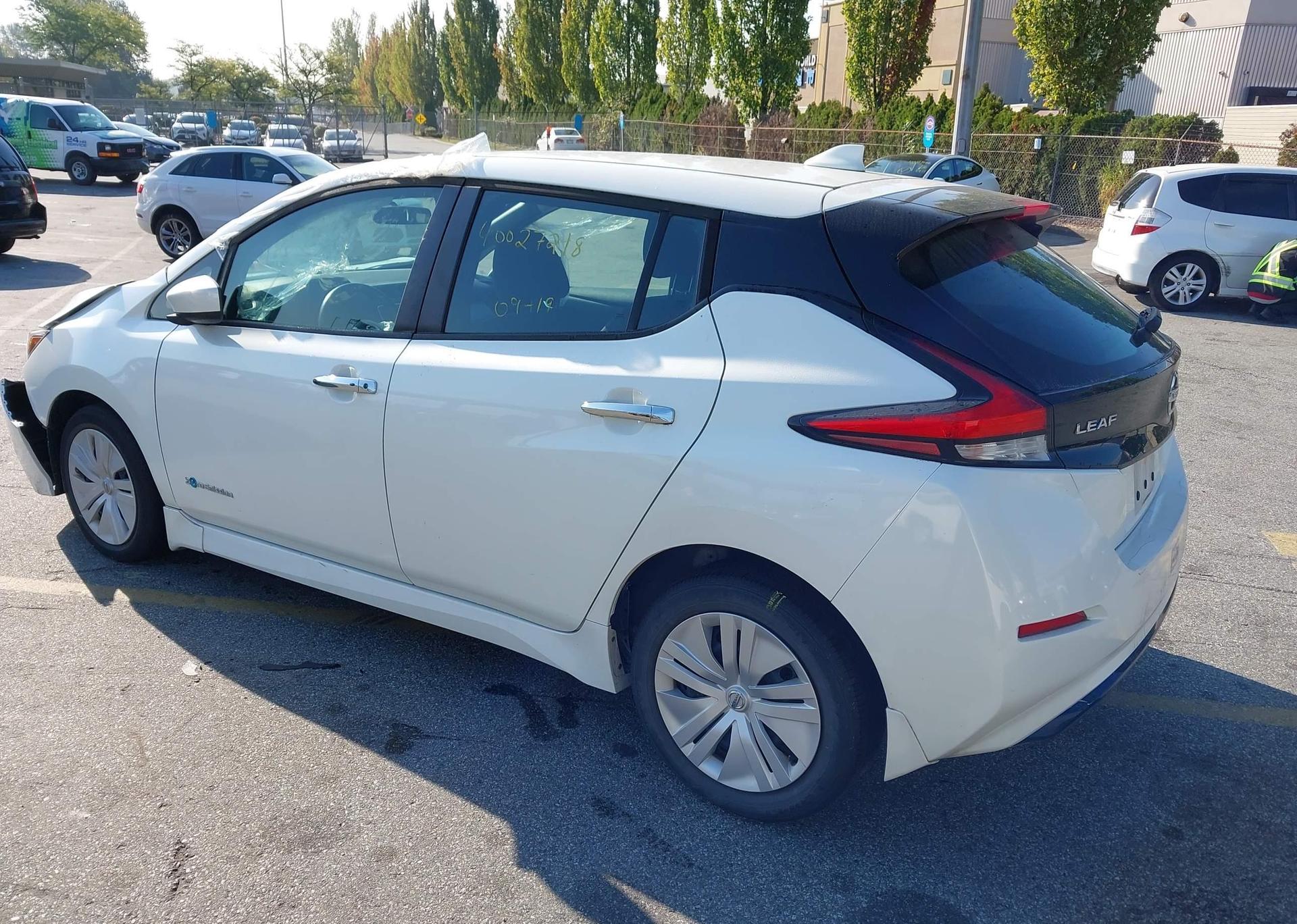 2018 NISSAN LEAF