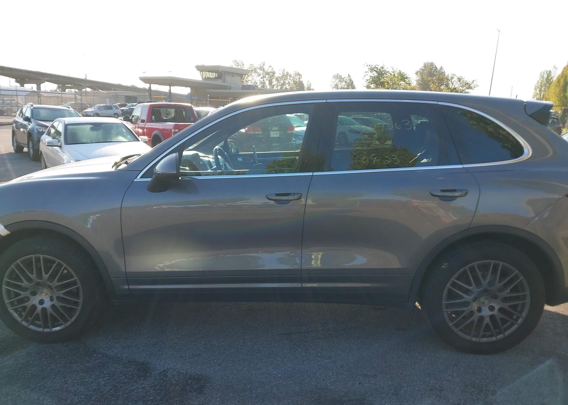 2011 PORSCHE CAYENNE S