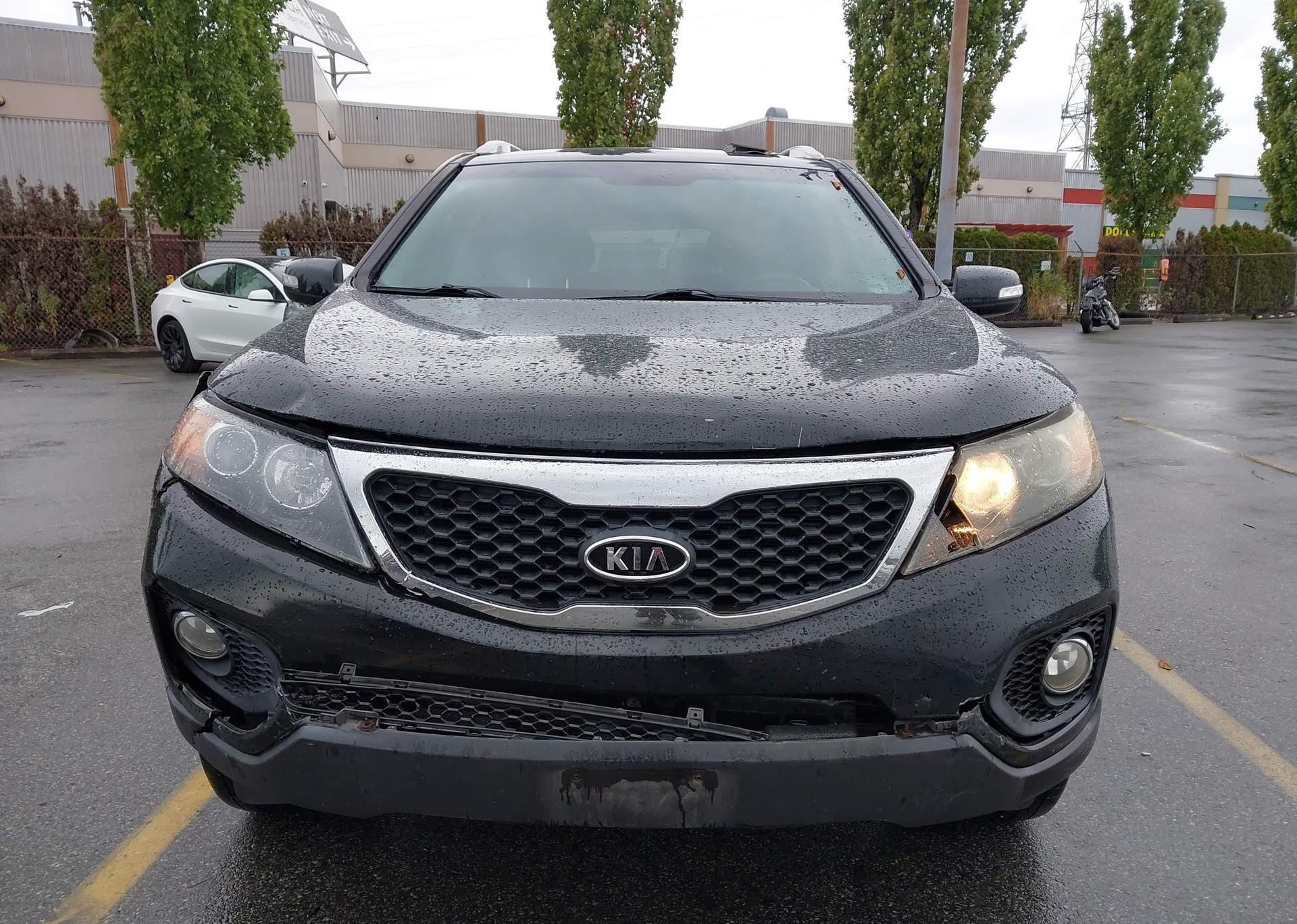 2012 KIA SORENTO LX