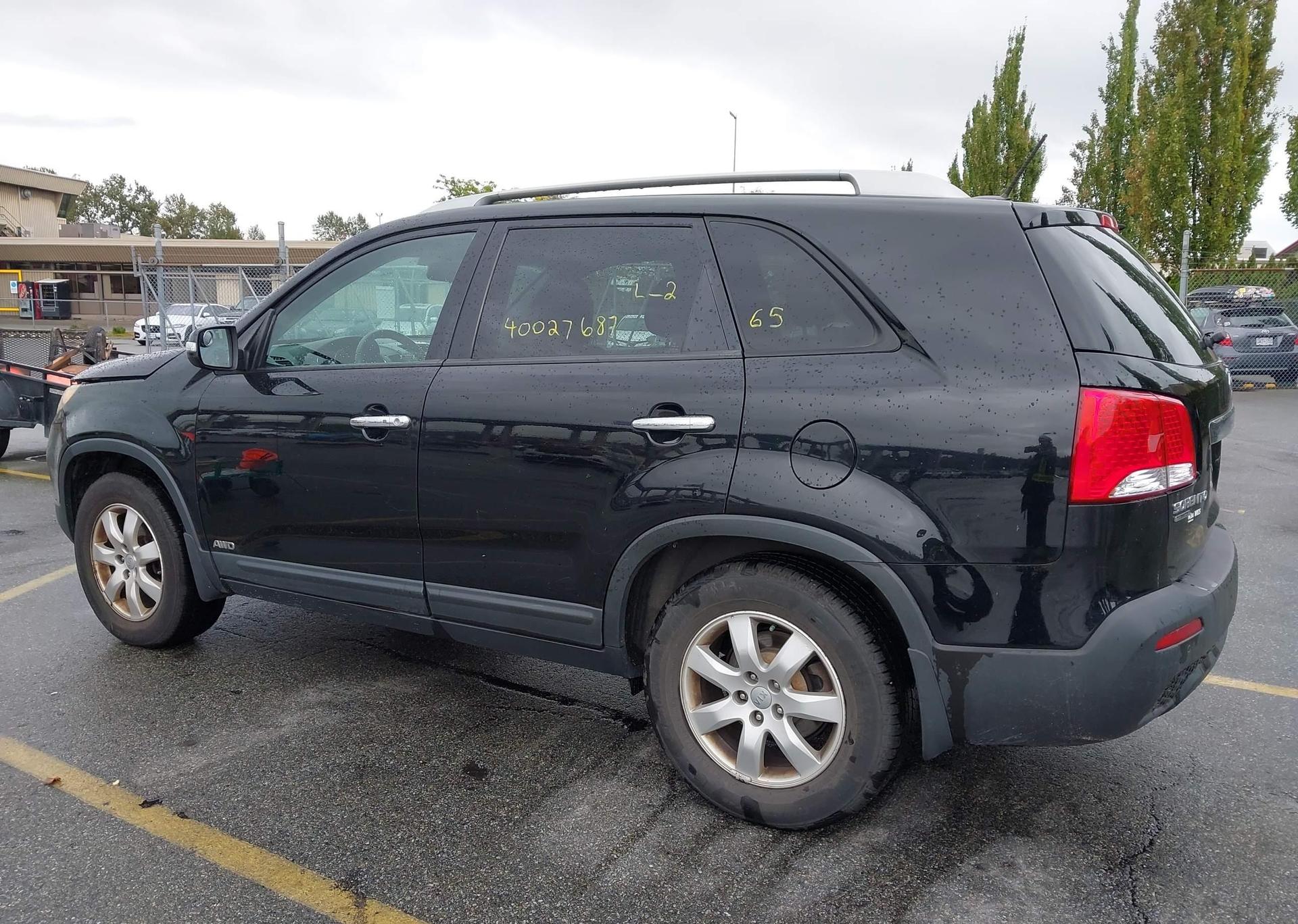 2012 KIA SORENTO LX