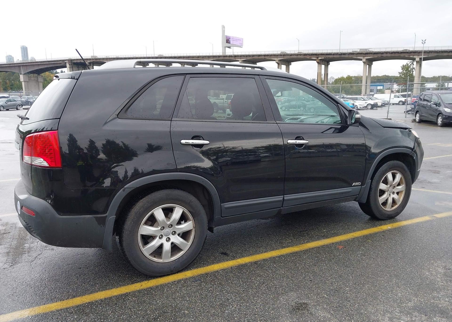 2012 KIA SORENTO LX