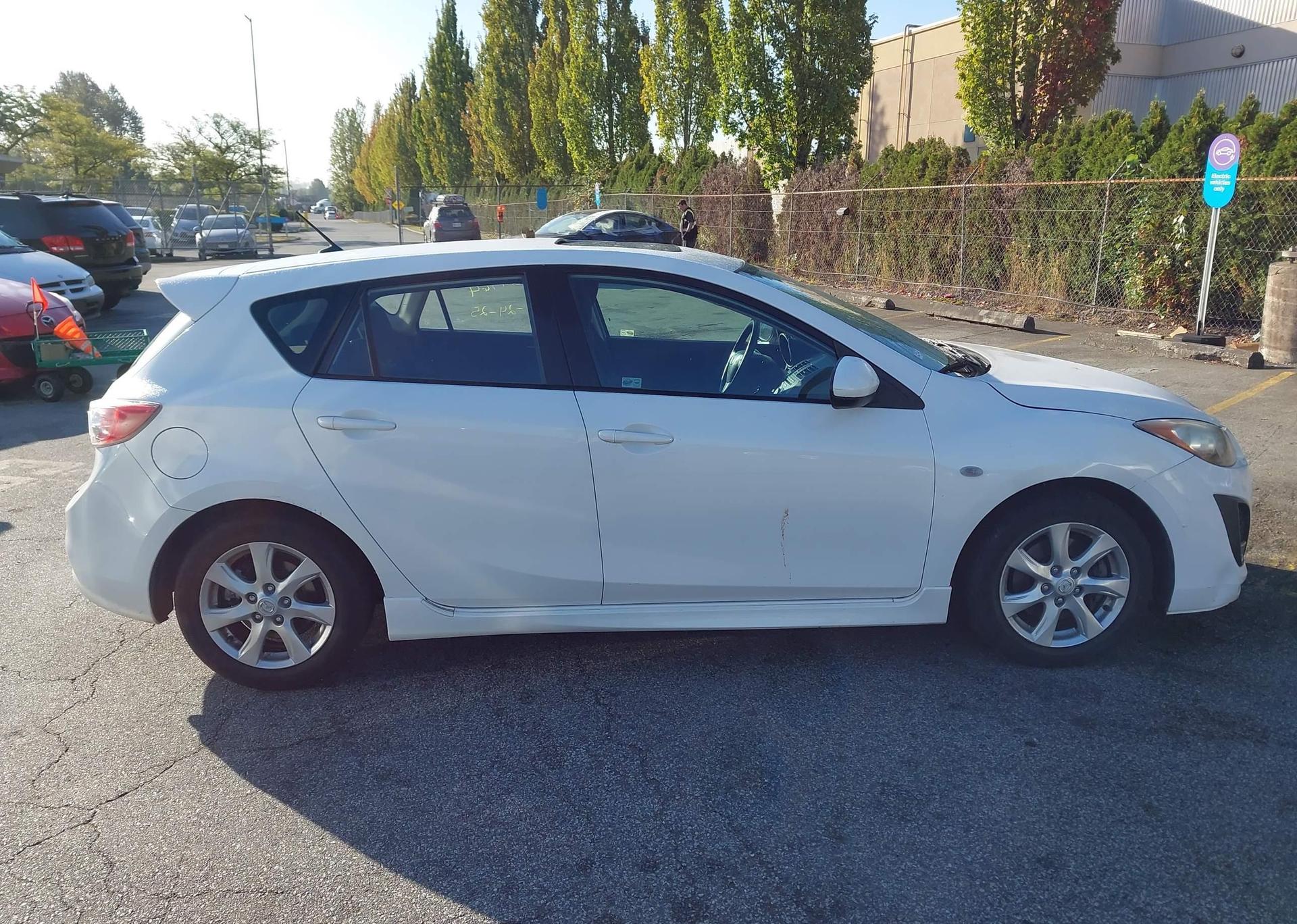 2010 MAZDA 3 S
