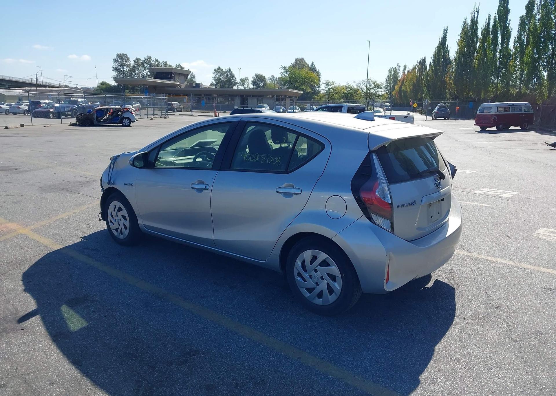 2019 TOYOTA PRIUS