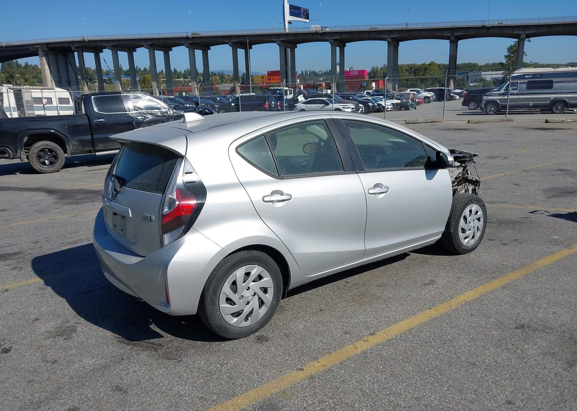 2019 TOYOTA PRIUS