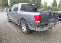2014 NISSAN TITAN