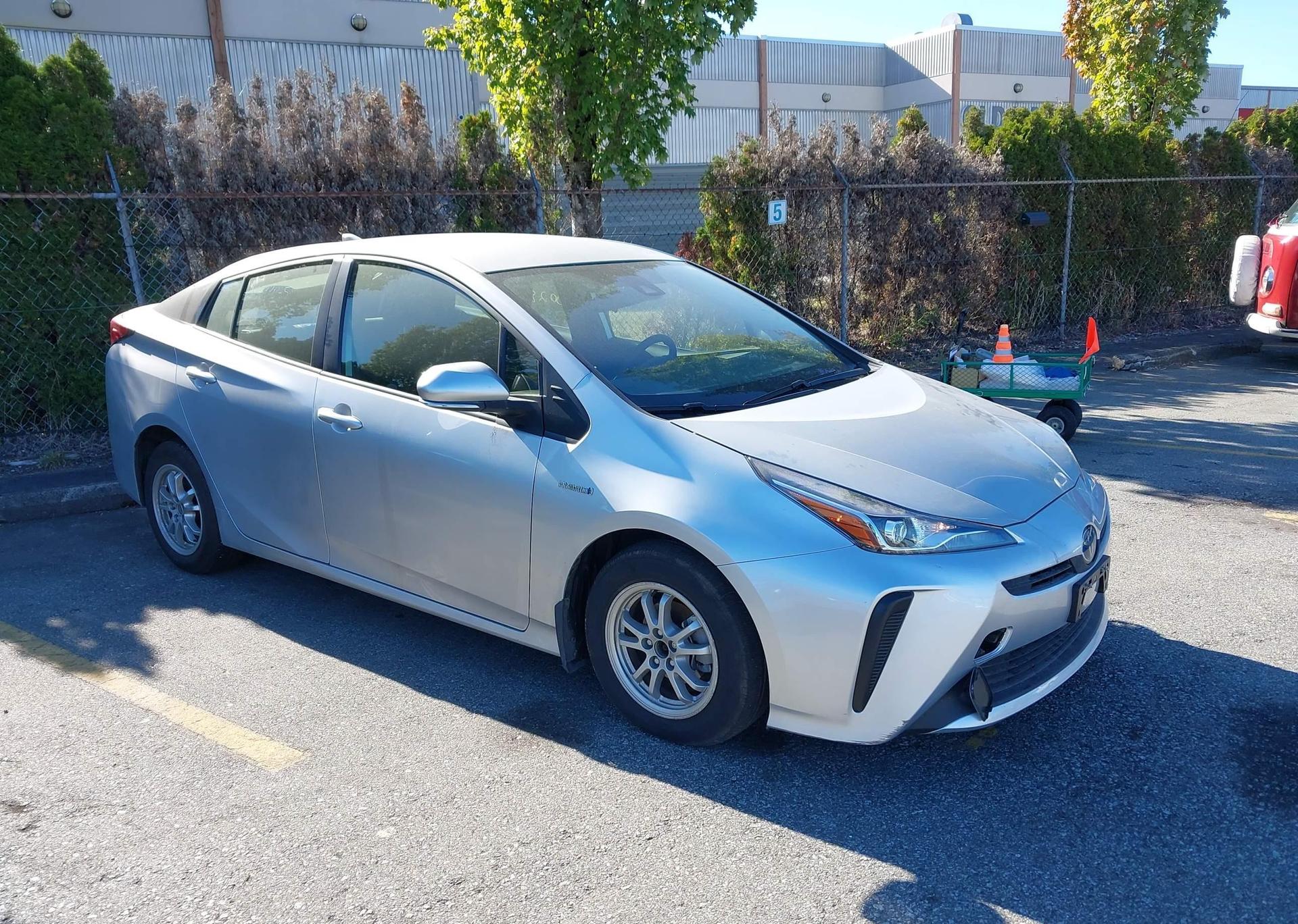 2022 TOYOTA PRIUS