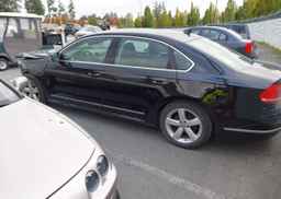 2015 VOLKSWAGEN PASSAT SE