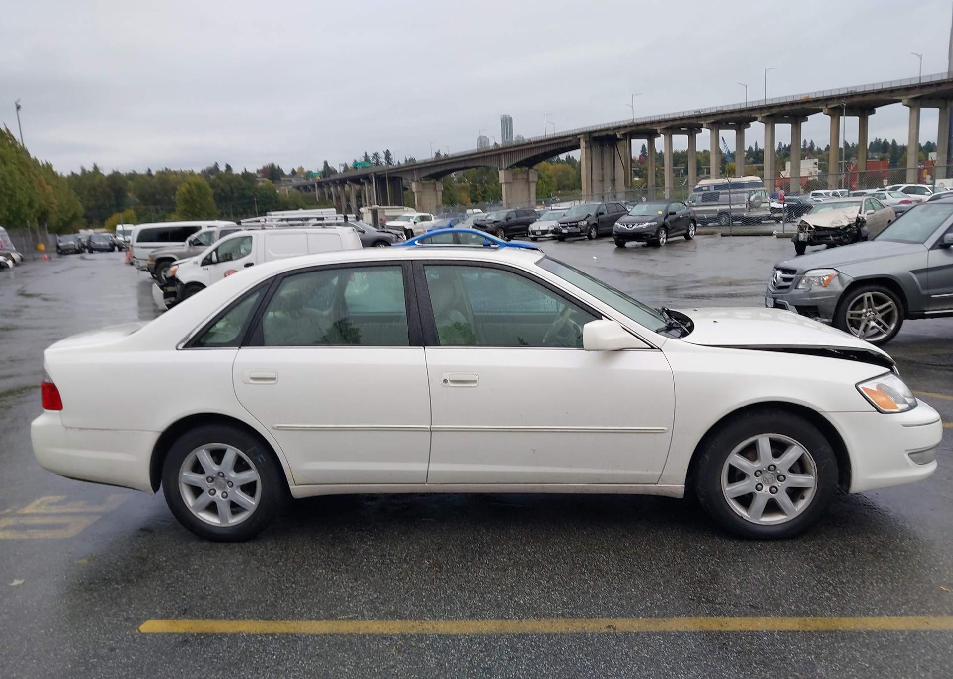 2004 TOYOTA AVALON XL