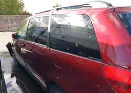 2004 TOYOTA SIENNA XLE