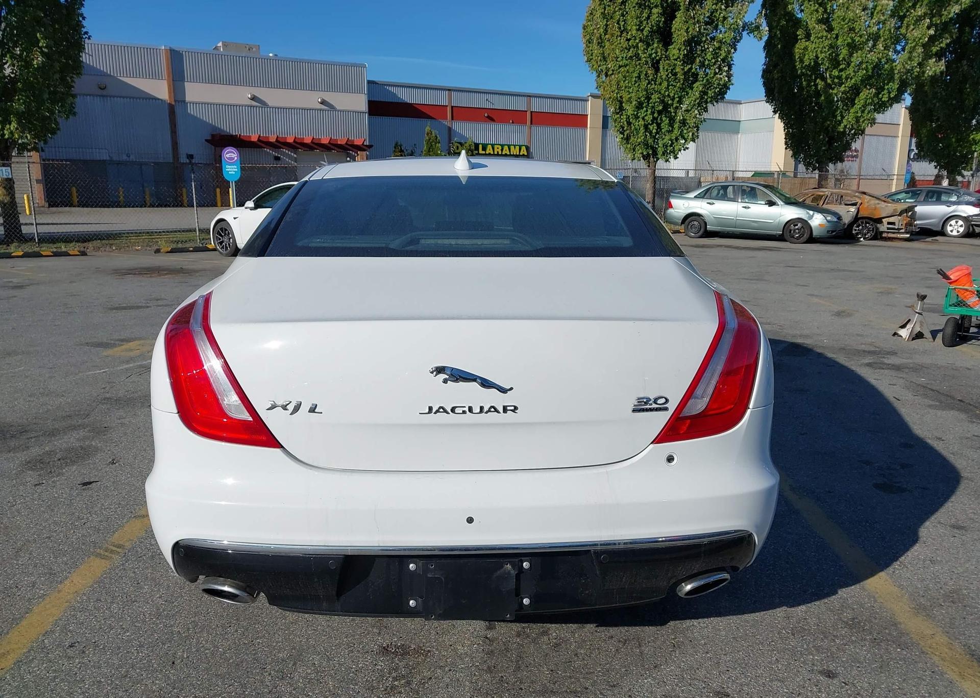 2018 JAGUAR XJL