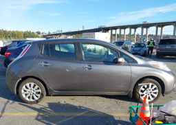 2016 NISSAN LEAF