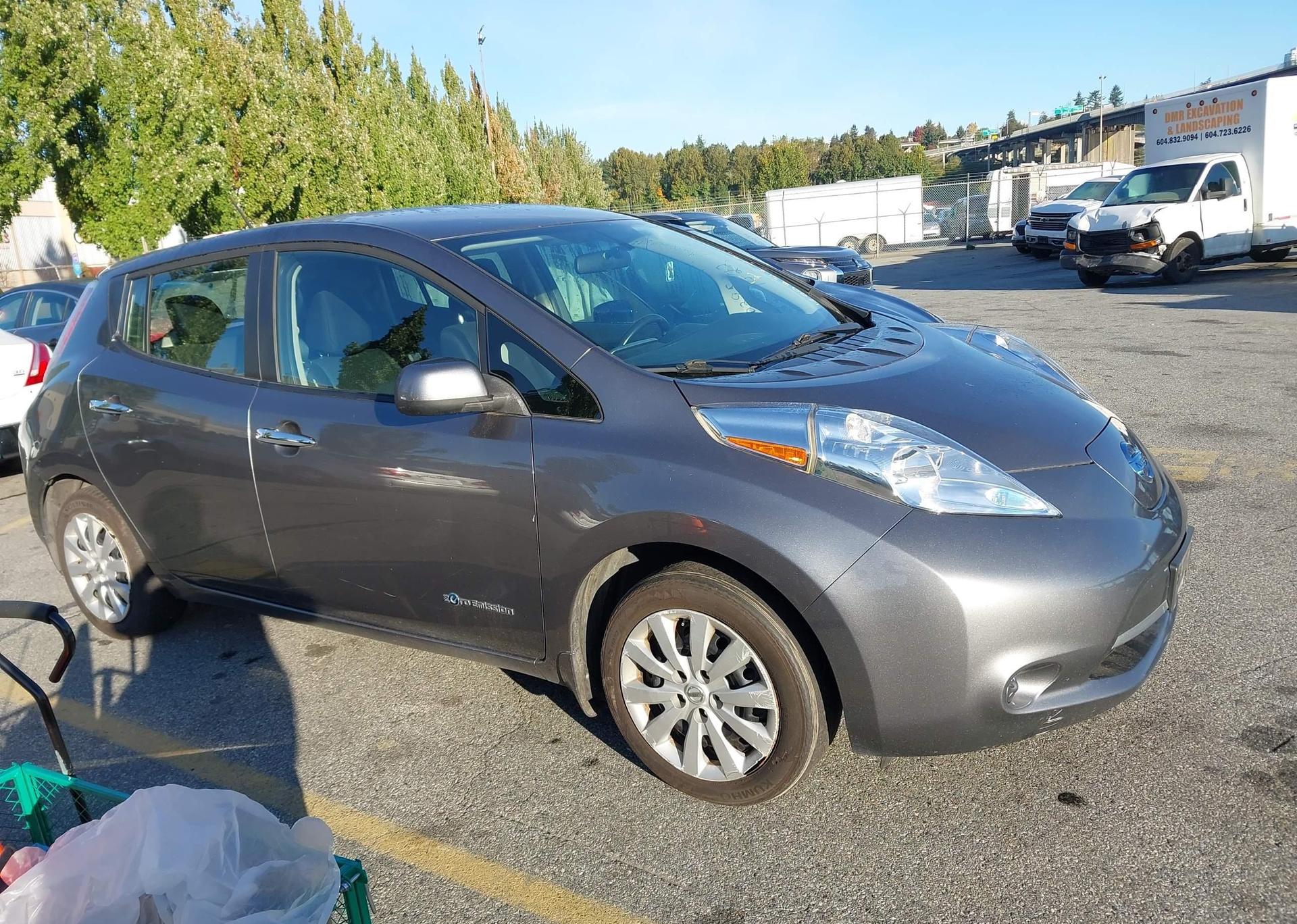 2016 NISSAN LEAF