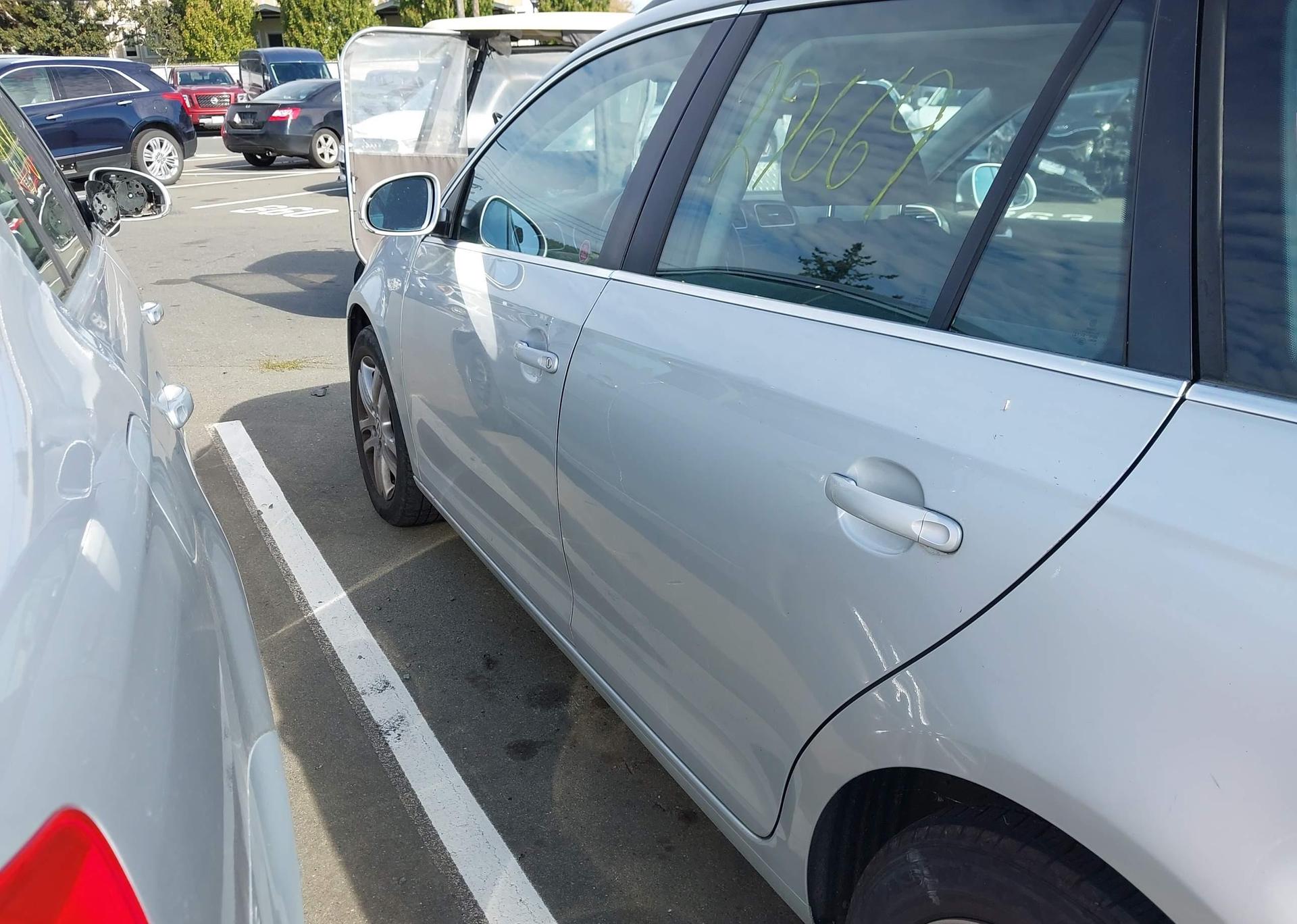 2011 VOLKSWAGEN GOLF