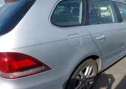 2011 VOLKSWAGEN GOLF