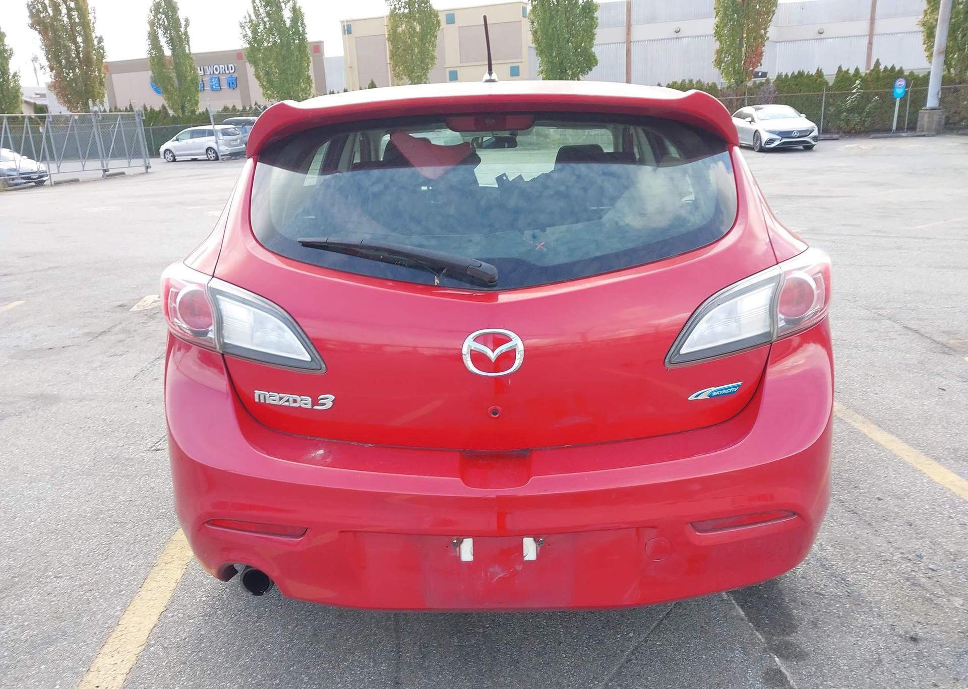 2013 MAZDA 3 I