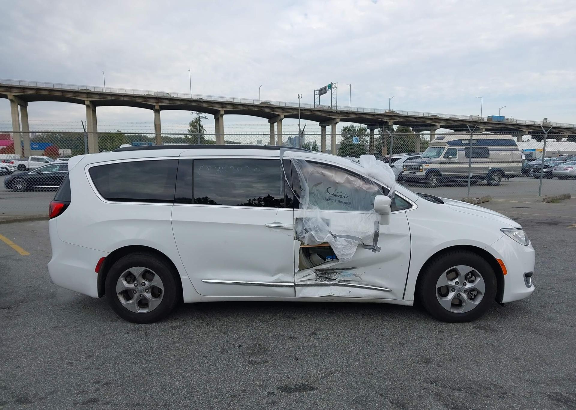 2017 CHRYSLER PACIFICA TOURING L