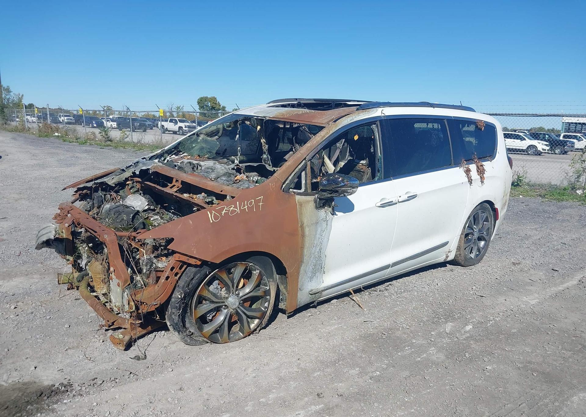 2017 CHRYSLER PACIFICA LIMITED