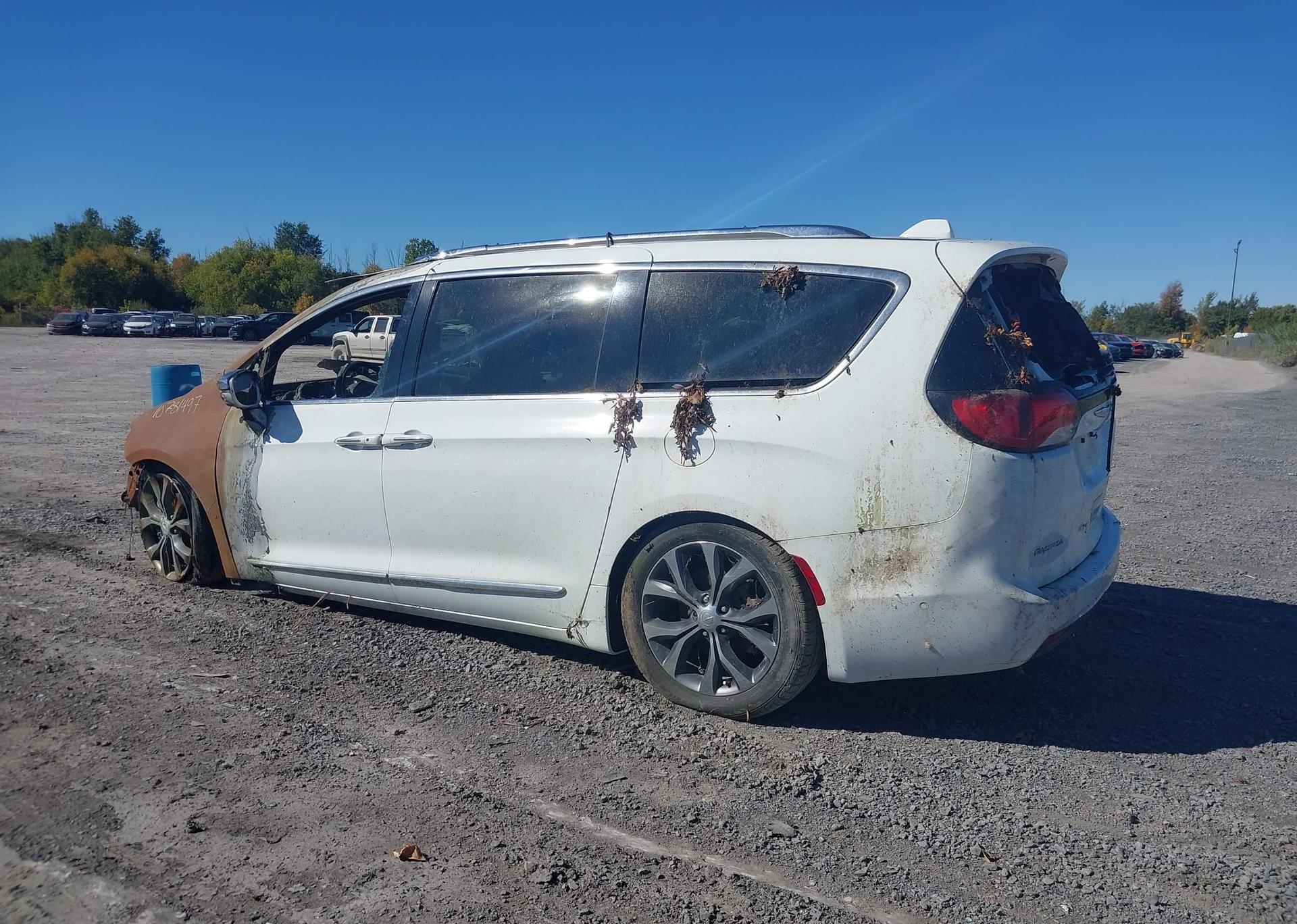 2017 CHRYSLER PACIFICA LIMITED