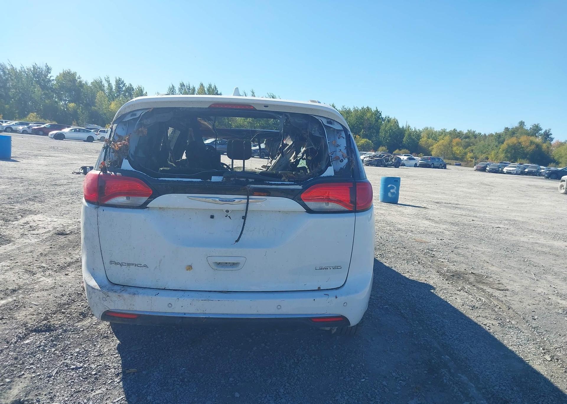 2017 CHRYSLER PACIFICA LIMITED